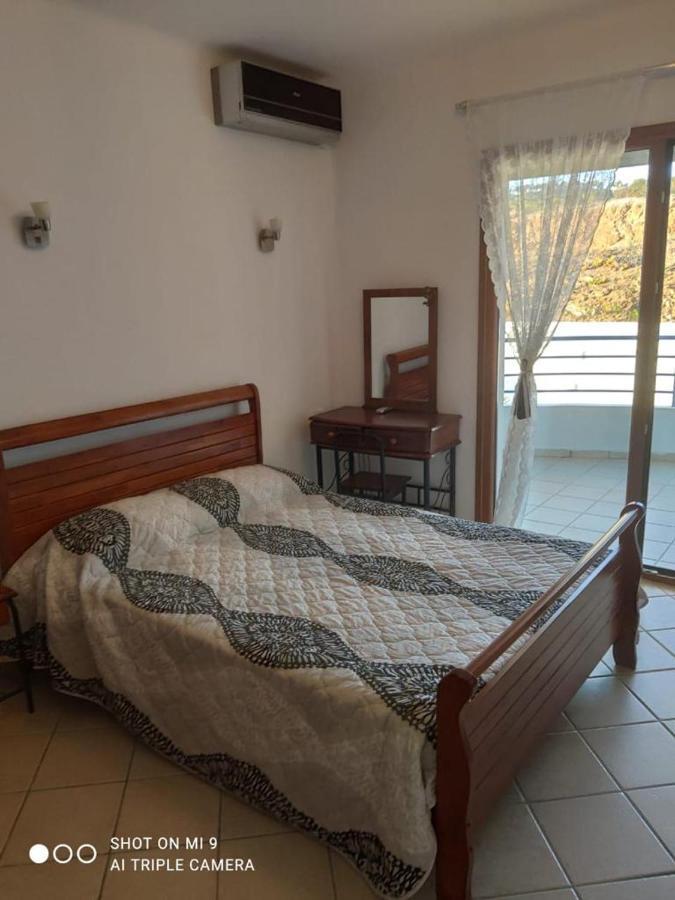 Studio Avec Piscine Et Wifi A Cabonegro Cabo Negro Luaran gambar